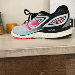 Women’s New Balance 880 V7